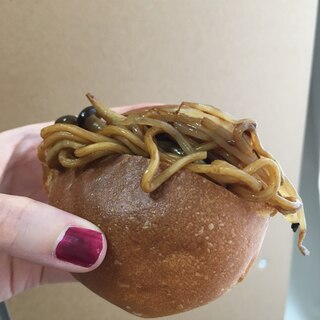 ハロウィンにも☆おうちで焼きそばパン